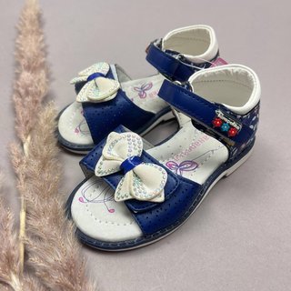 Босоножки для девочки (23 размер)