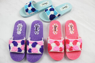 Шльопанці для дівчинки (38-41 розмір)