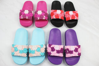 Шльопанці для дівчинки (26-27 розмір)