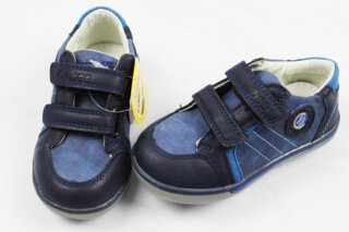 Кроссовки для мальчика (23 размер)